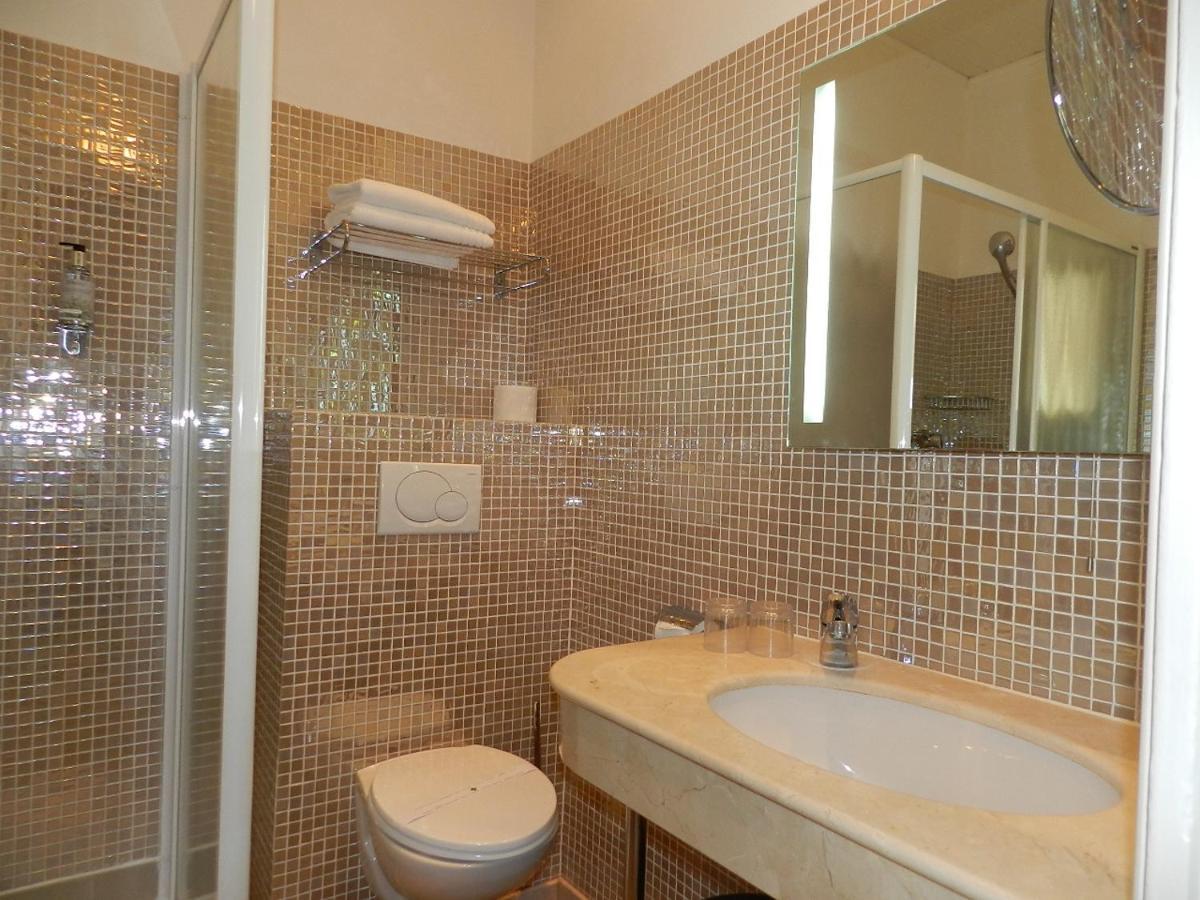 Grand Hotel Moriaz Le Lavandou Exterior foto